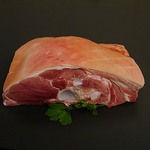 FREE RANGE SHOULDER OF PORK JOINT (each)